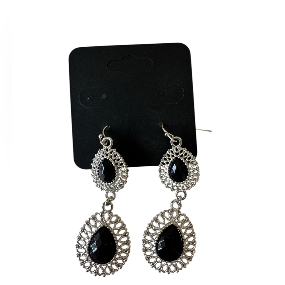 NWT Elegant Black‎ and Silver Dangle Earrings Chic Dressy Vintage Quiet Luxury